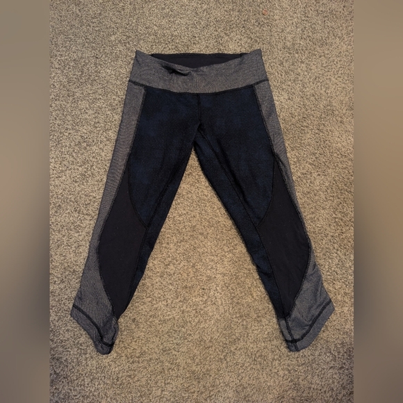 Lululemon Wunder Under Crop (Sashiko Print) - Size 6 - Picture 3 of 8